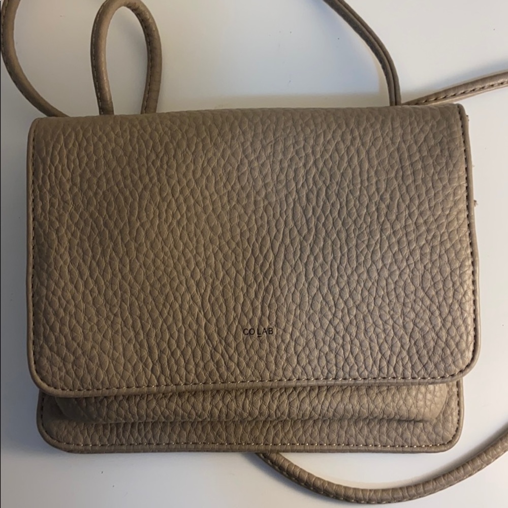 Colab Crossbody